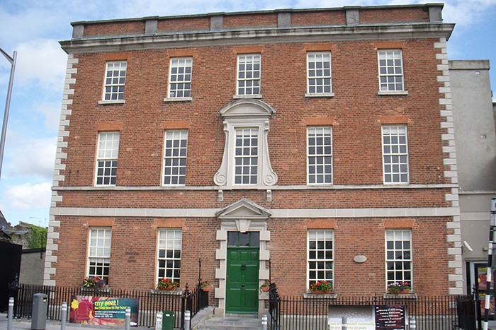 Droichead Barlow House