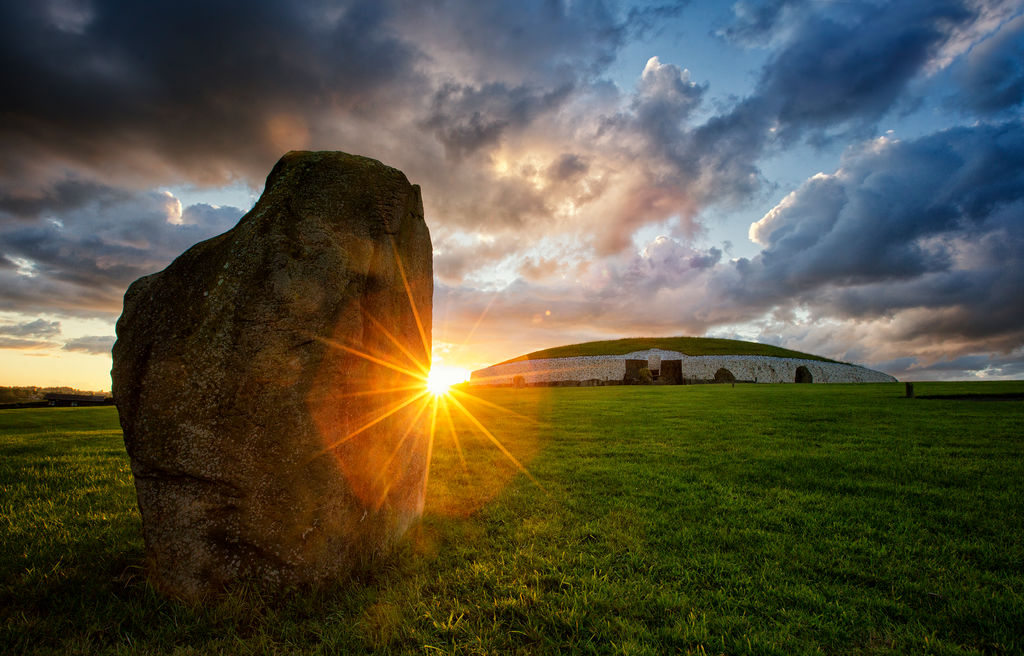 Brú Na Bóinne The Legends Behind The Tombs Featured Image