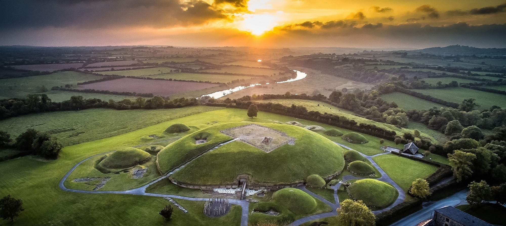 Brú Na Bóinne The Legends Behind The Tombs Second Image